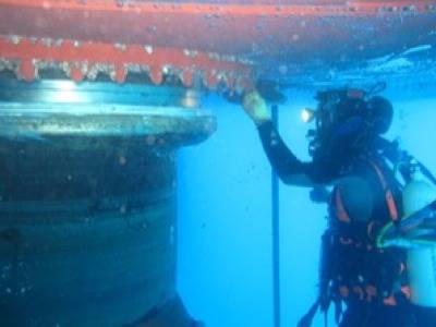 Hydrex Diver at Work: Photo credit Hydrex