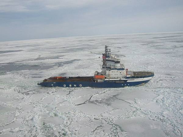Icebreaker 'Fennica': Photo credit Wikimedia CCL