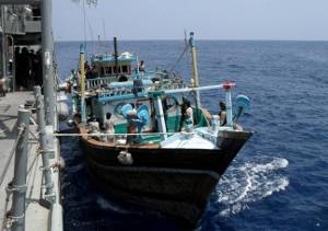 The Iranian Dhow UAID 400 alongside ESPS Navarra (Photo courtesy EU NAVFOR)