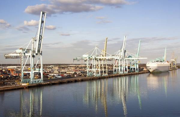 The port of Jacksonville could become a key LNG bunkering center in the United States. (Credit: Ramunas Bruzas)