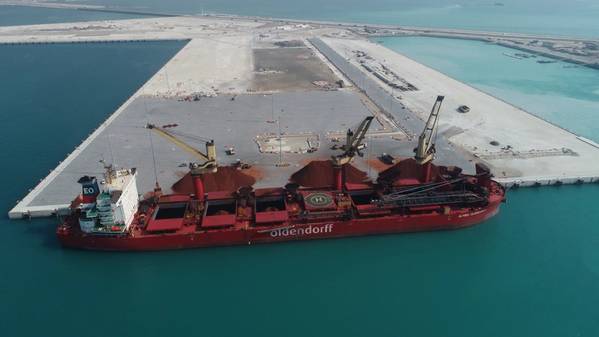 
Khalifa Port’s South Quay commences operations with the arrival of the Alfred Oldendorff. (Photo: Abu Dhabi Ports)