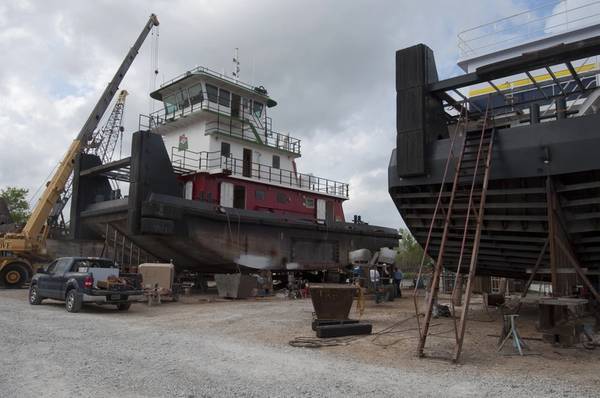 The latest Leboeuf towboat sits between two sisters at the Intracoastal Ironworks yard (photo: Alan Haig-Brown)