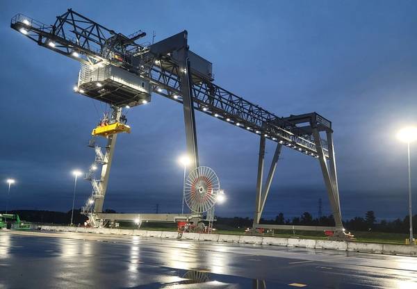 One of the Liebherr automated RMGs at the CSX Carolina Connector Intermodal Terminal (CCX) in Rocky Mount,
North Carolina. Photo courtesy Liebherr