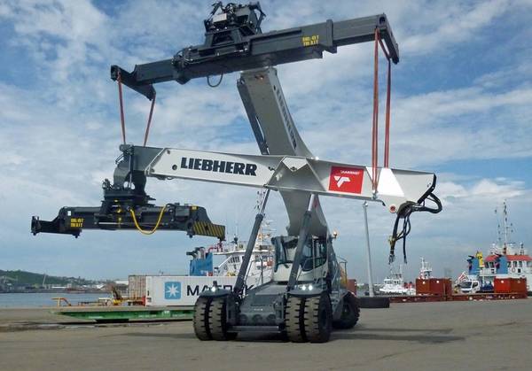 A Liebherr LRS 545 reachstacker assembling its six companions in Durban Port, South Africa. (Photo:   Liebherr )