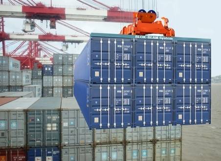 Loading six containers at a time could save the container shipping industry as much as US$2 billion per year (Photo: BLOK-BEAM)