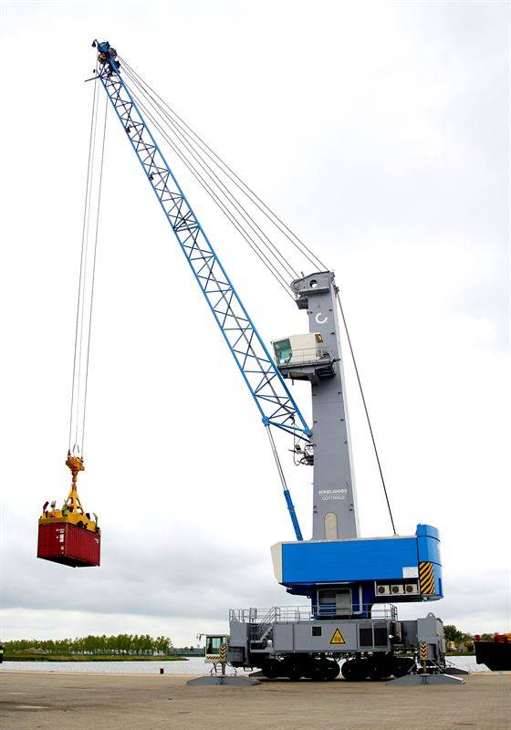 Magazzini Generali Silos Frigoriferi has ordered a Konecranes Gottwald ESP.6 Mobile Harbor Crane to support its operational and environmental goals at the Port of Naples. Credit: Konecranes