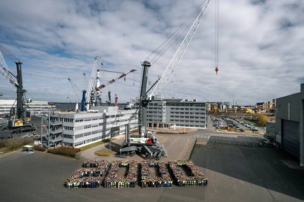 Marcegaglia acquires the LHM 600, the 2,000th mobile harbor crane produced and delivered by Liebherr. Credit: Liebherr