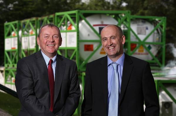 Dave McLeod (left) with EnerMech chief executive officer Doug Duguid