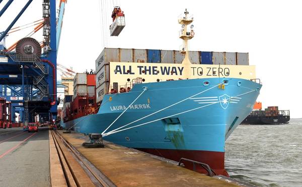  Methanol container ship "Laura Maersk" in the ports of Bremen. Image courtesy Ports of Bremen
