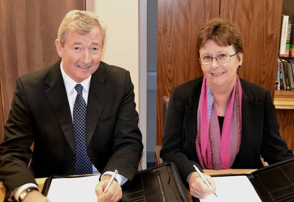 Middlesex University Vice Chancellor Michael Driscoll meets DP World’s VP for Talent Management, Tracee White, to make the partnership official.