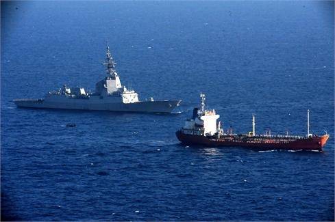 ESPS Méndez Núnez & Royal Grace: Photo credit EUNAVFOR