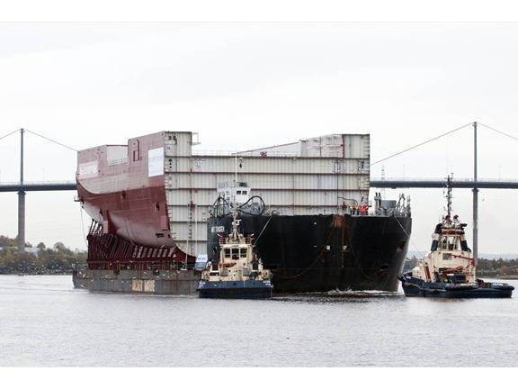 Module Passing Under Erskine Bridge: Photo credit BAE Systems