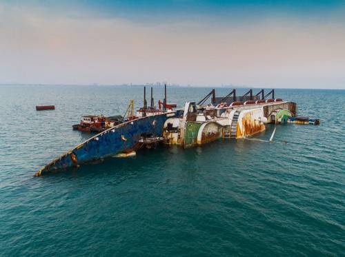 The Nautical Institute has published the second volume of its guidelines for collecting evidence in relation to maritime incidents and accidents. (Photo © Idanupong/Adobe Stock)