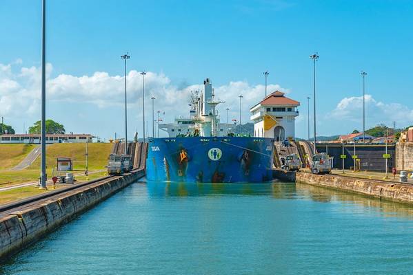 The number of vessels that passed through the Panama Canal rose to an average of 34 per day for a total of 1,021 transits last month, from an average of 33.7 per day in March. Credit: Adobe Stock/SL-Photography