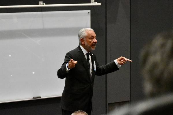 The Panama Canal Administrator, Dr. Ricaurte Vásquez Morales, delivered the 43rd Annual William A. Patterson Distinguished Transportation Lecture at Northwestern University this week. Credit: Panam Canal Authority