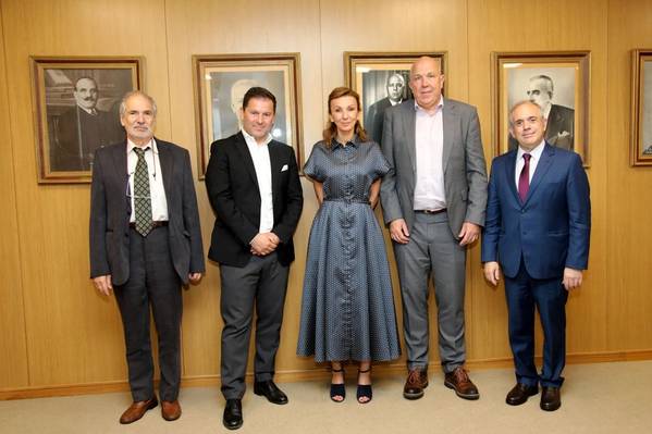 Pictured in Athens (from left to right): John C. Lyras, former President, current Board member and Chairman of the Foreign Affairs Committee, UGS; Dionissis Christodoulopoulos, Managing Director, MAN Energy Solutions Hellas; Melina Travlos, President of UGS; Wayne Jones OBE, Member of Executive Board – Global Sales & After Sales – MAN Energy Solutions; Dimitris Fafalios, Secretary of the Board /Chairman of Maritime Safety & Marine Environment Protection Committee, UGS. Image courtesy MAN Energy 