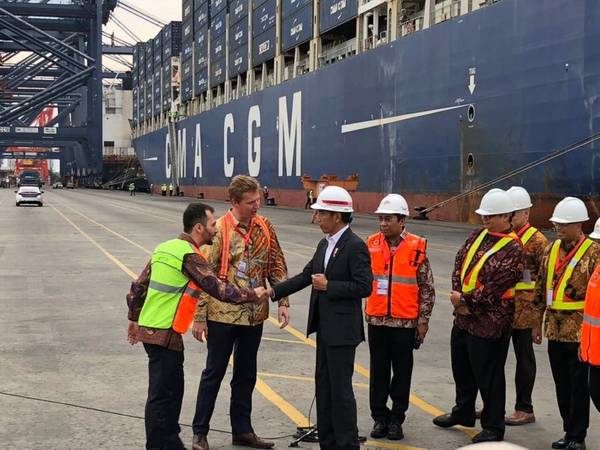 President Joko Widodo meeting CMA CGM staff - Jakarta Port (Photo: CMA GCM)