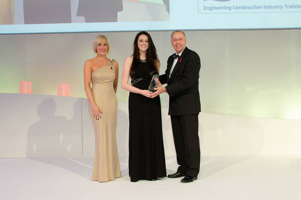 Proserv’s Marnie Toal (centre) receives Oil & Gas UK’s Apprentice of the Year Award from David Edwards, CEO of ECITB.