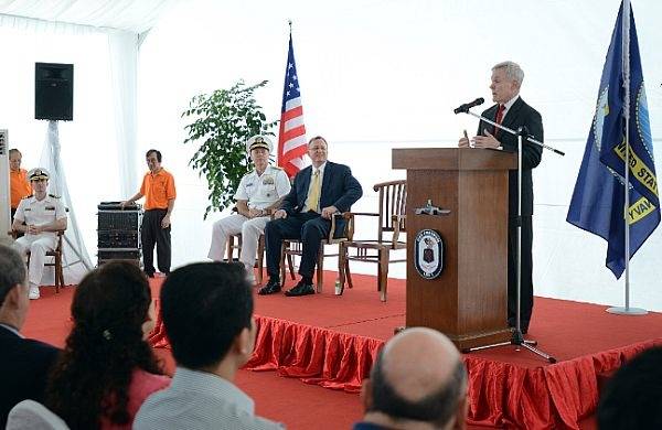 SECNAV Speaks Aboard USS Freedom: Photo credit USN