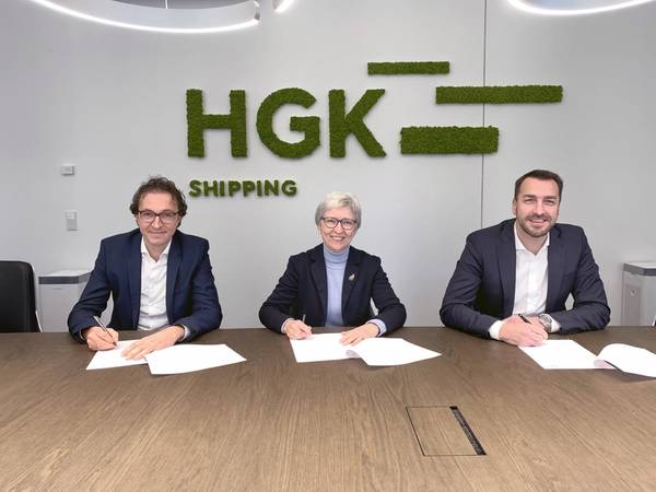 HGK Shipping has been the sole shareholder of BeKa HGK GmbH since 14 December 2022. (from left) Christian Möhrmann, CFO HGK Shipping, Monique Hezel-Reyntjens, Managing Director BeKa HGK, Steffen Bauer, CEO HGK Shipping. Photo: HGK Shipping GmbH