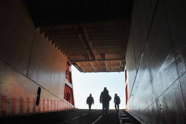 Shipyard workers: Photo CCL