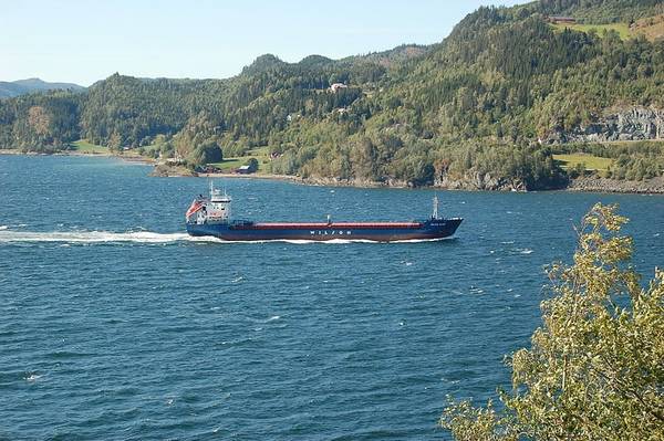 Short Sea Cargo Ship: Photo credit Wikimedia CCL