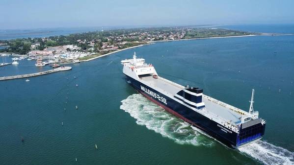 South Enabler measures 203.4m long and is powered by two 7,200 kW Wärtsilä engines – methanol-ready and capable of reaching a top speed of 22 knots. The ship is RINA-classed and built to ice class 1A standards.. Image courtesy Wallenius Sol