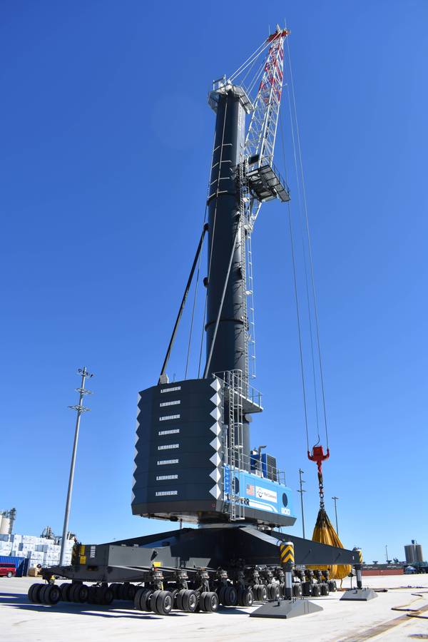 A special modified LHM 600 at Port Canaveral marks the largest mobile harbor crane in the U.S. to handle all types of heavy cargo, including space components. (Photo: Liebherr)