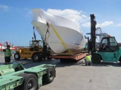 Stamas 363 motorboat en route: Photo credit GAC Pindar