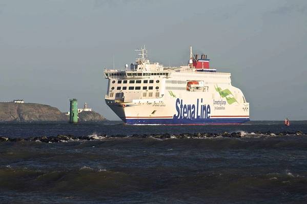 Stena Estrid enters Dublin Port on her maiden voyage in Janaury 2020. Photo courtesy Stena