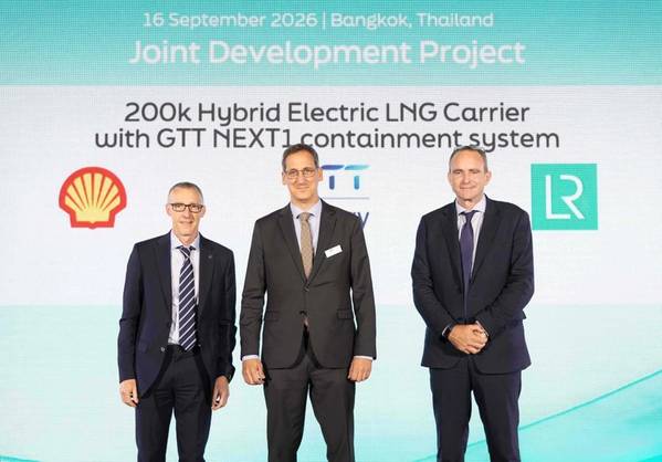(l-r) Stephen Brown, Technology Manager, Shell; Francois Michel, Chief Executive Officer of GTT; Andrew McKeran, Chief Growth Officer, Lloyd's Register. © LR