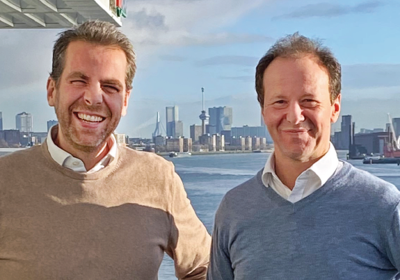 Huib ten Cate, Territory Manager Benelux and Germany, with Simon Edsall, Vice President Northern Europe and Americas (Photo: Wilhelmsen)