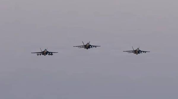 Three F/A-18E Super Hornets, attached to Strike Fighter Squadron (VFA) 14, fly over Nimitz-class aircraft carrier USS Abraham Lincoln (CVN 72) during Operation Epic Fury, April 2, 2026. (U.S. Navy photo)
