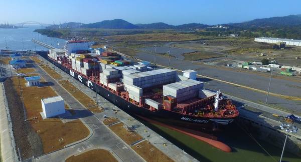 MSC Anzu as it transits the Cocoli Locks (Pacific side), becoming the 1,000th Neopanamax ship to transit the Expanded Canal. (Photo: ACP)