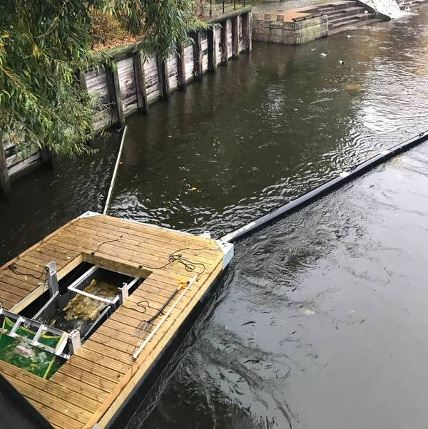 Trash Trawl in operation in the Akers river in Oslo.