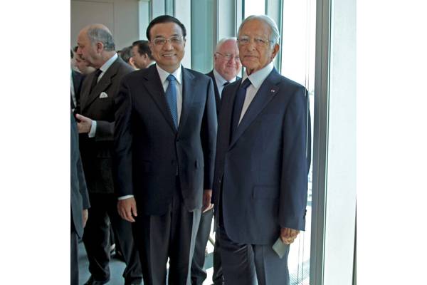 Chinese Prime Minister LI Keqiang (left) with Jacques R. Saadé, Founder, Chairman and Chief Executive Officer of CMA CGM (Photo: CMA CGM)
