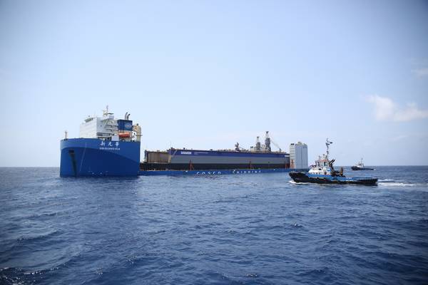 Floating docks arrive at DSCu (Photo: Damen Shipyards)