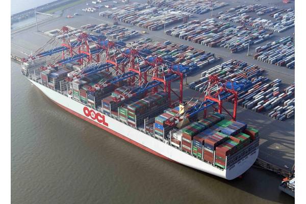 OOCL Germany called EUROGATE Container Terminal Wilhelmshaven for the first time on October 16, 2017 (Photo: EUROGATE)