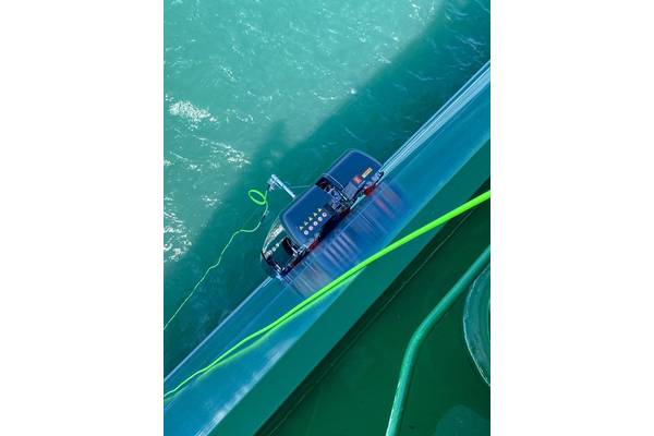 Jotun has teamed up its HullSkater robot and its SeaQuantum Skate coating as part of its Hull Skating Solutions.
Image courtesy Jotun