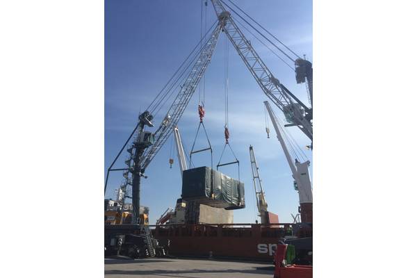 Liebherr container cranes in the port of Cleveland, Ohio (Port of Cleveland)