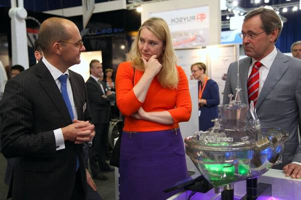 Minister and Govert Hamers at the Damen booth