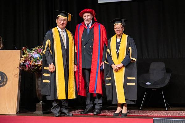 Professor Peter Ehlers was awarded Doctor of Science honoris causa. Fotograf Leo/WMU