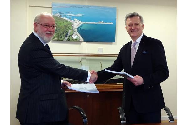 Bill Reeves, CEO of Portland Port and Slawomir Kalicki, the Group President of Inter Marine (Photo: Inter Marine Group)