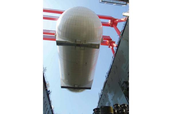 LNG tank for ships with cradle