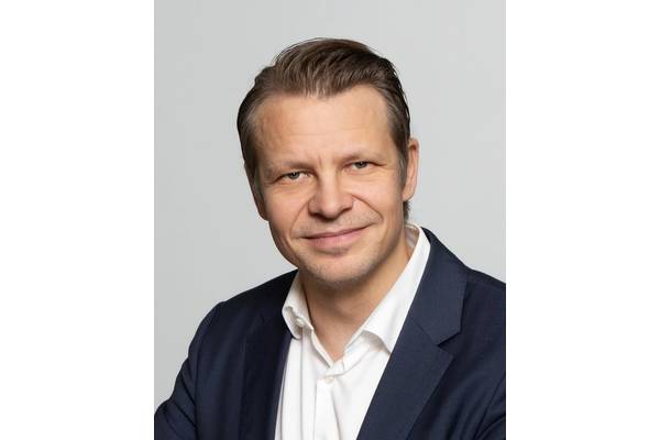 While autonomous systems may seem easy to comprehend, the rapid advances in the introduction of automated functionality alongside human crew mean that the relationship between humans and technology is increasingly complex and fast-evolving.
Image courtesy ABB Marine and Ports