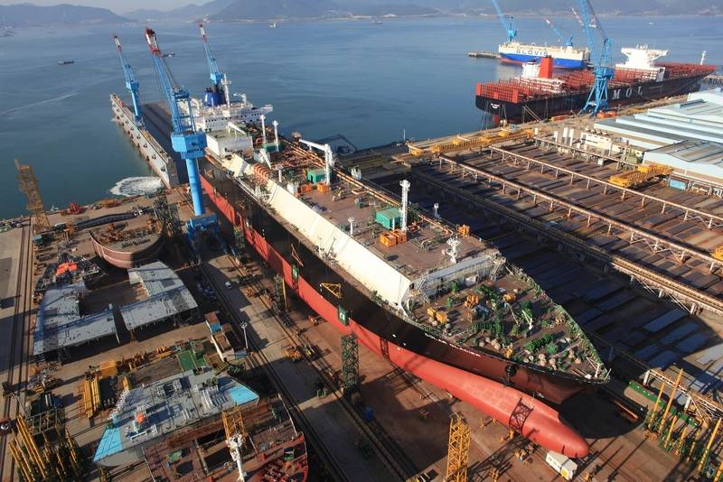 World First: Hyundai Samho Launches LNG Carrier Built On-ground