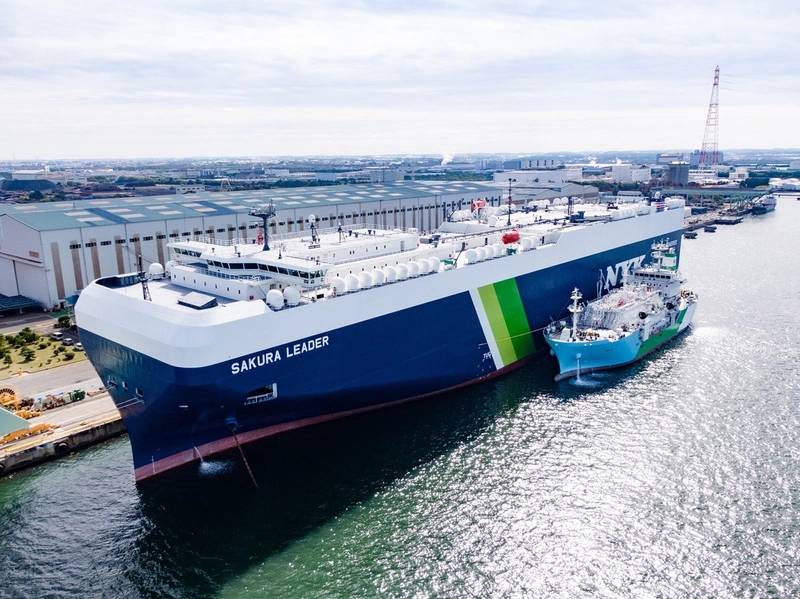 Japan’s First LNG Bunkering Vessel Marks Milestone