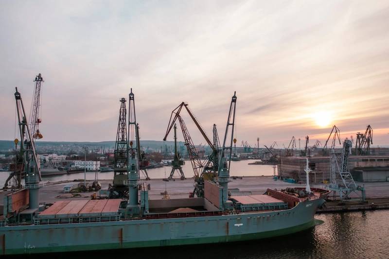 Marsh, Lloyd's, Ukraine Launch War Risk Ship Insurance To Cut Grain Costs