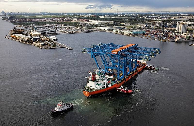 World's Largest Low-profile Ship-to-shore Cranes Arrive at Port