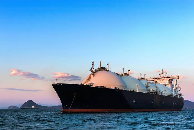 Supplies Berthing System to PetroVietnam LNG Terminal